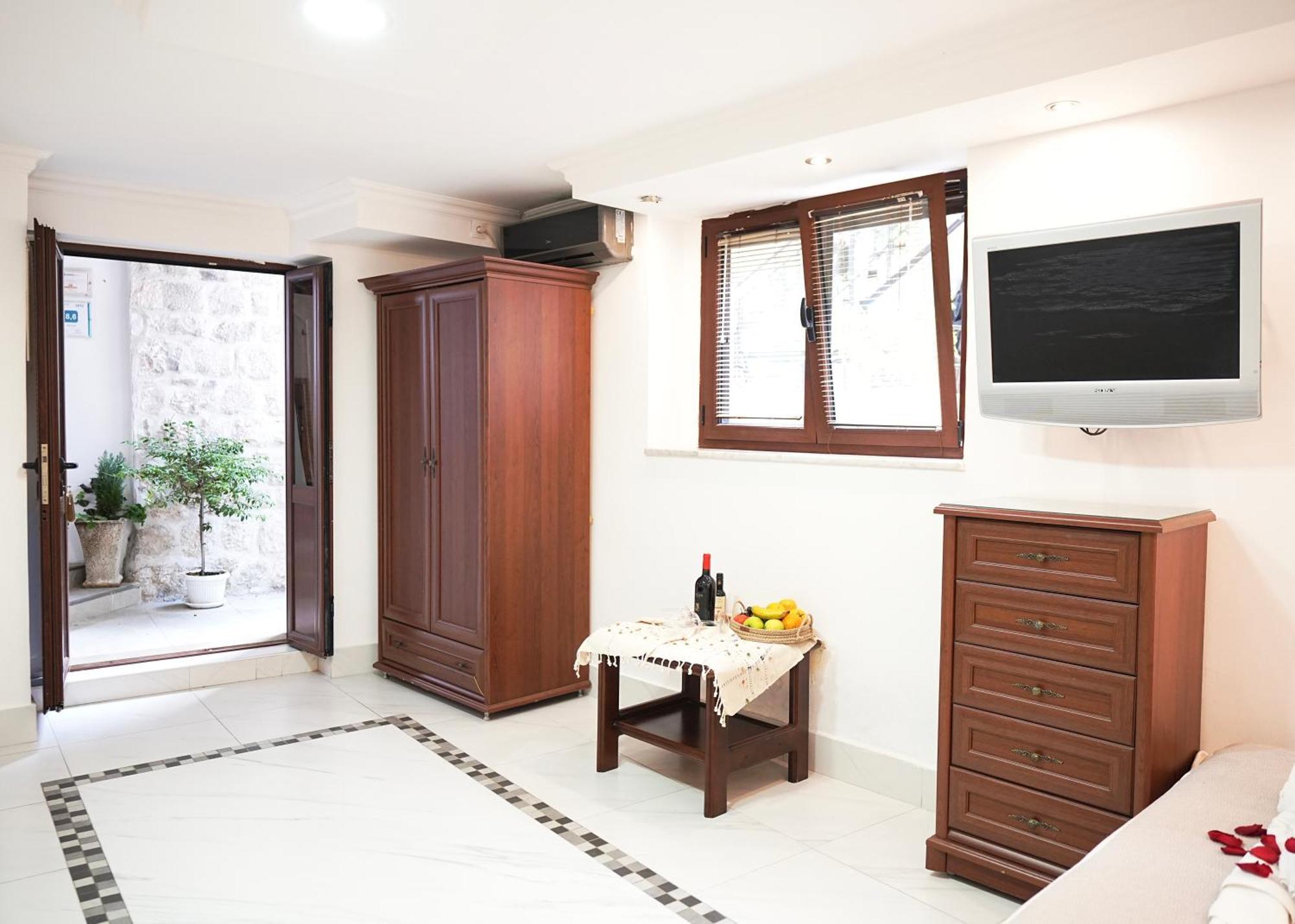 Novi Svet Apartment Kotor Ngoại thất bức ảnh