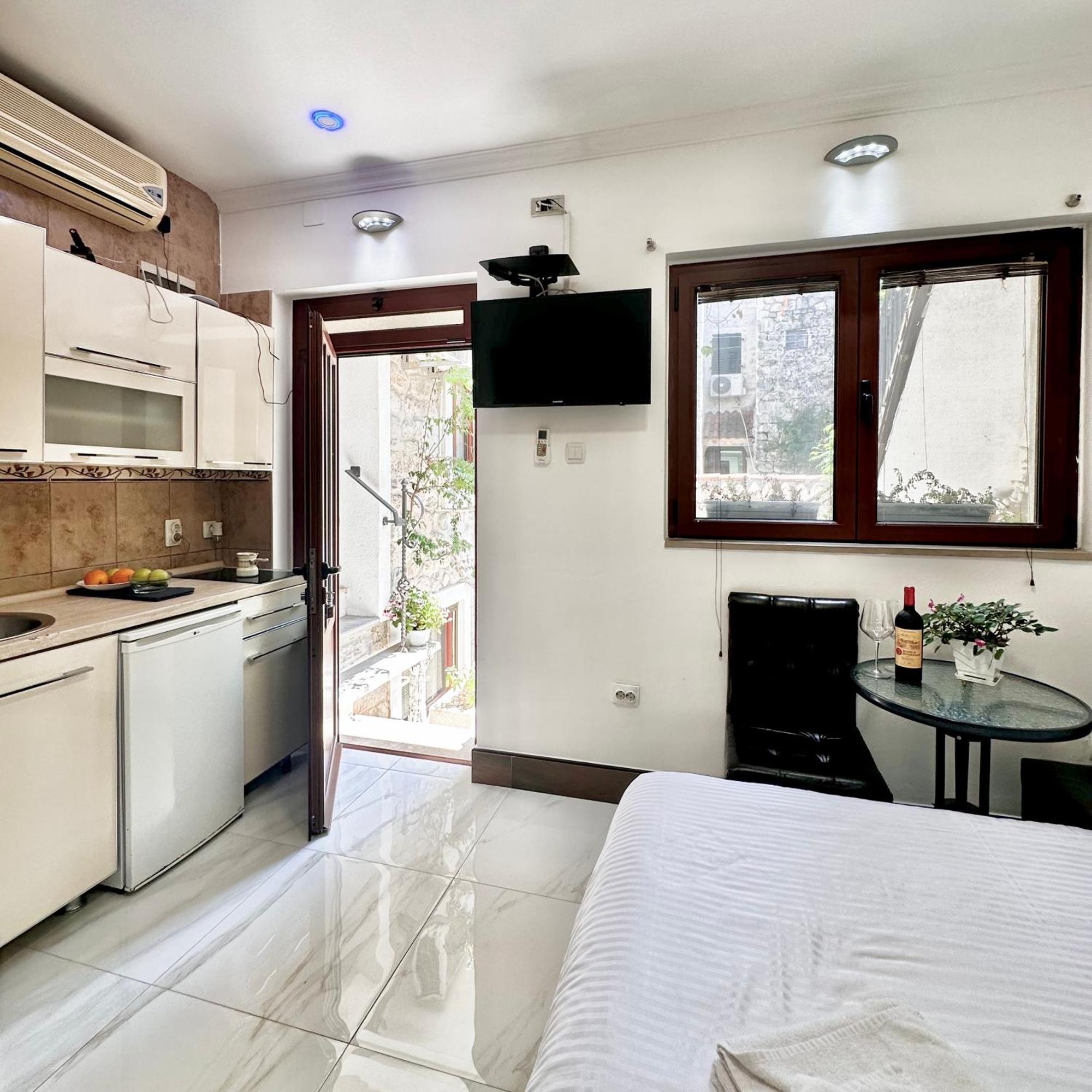 Novi Svet Apartment Kotor Ngoại thất bức ảnh