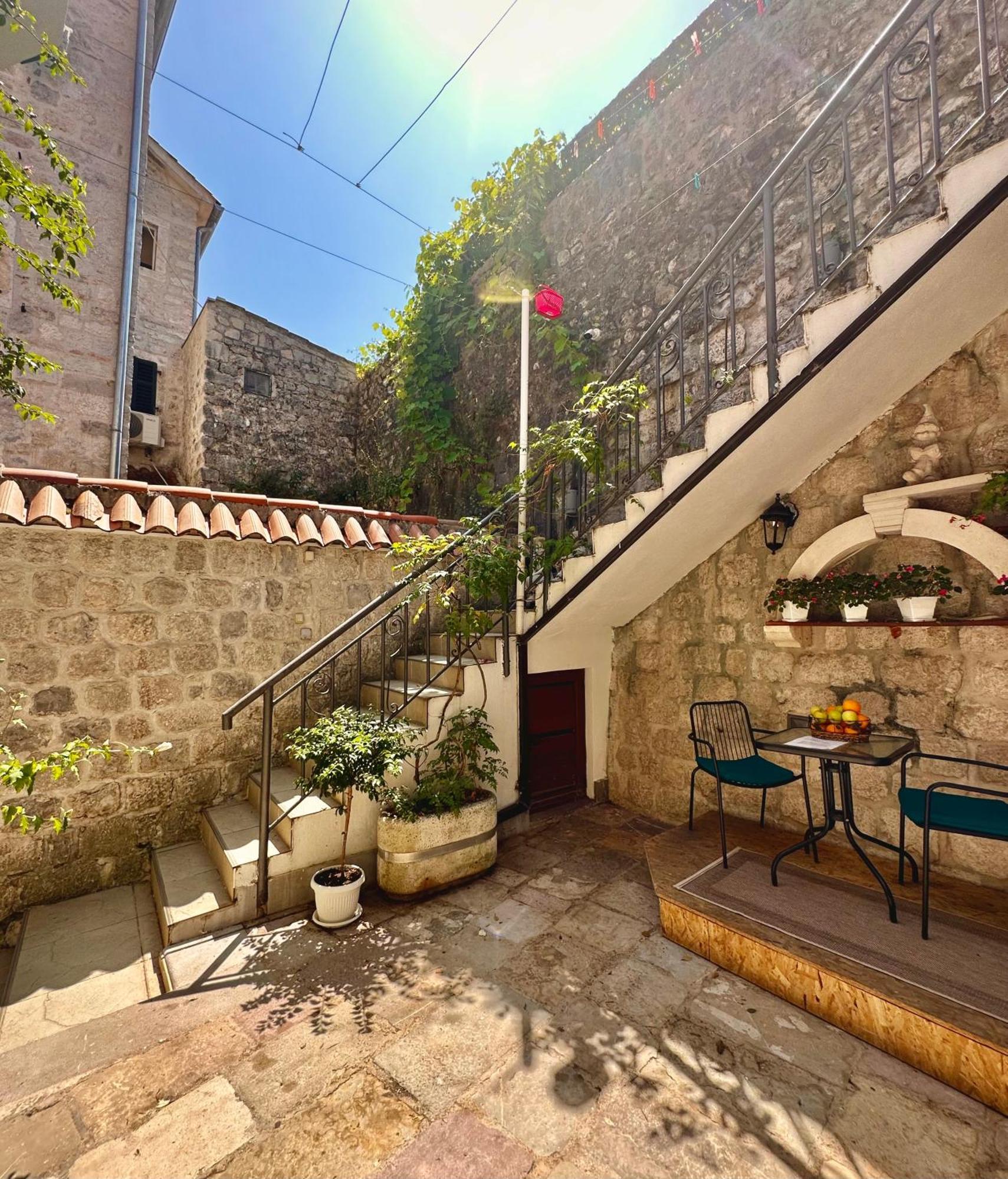 Novi Svet Apartment Kotor Ngoại thất bức ảnh